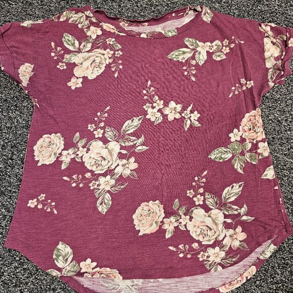 BOGO🎀 Bundle of 2 Autumn Red Tees- Sz Large - Picture 4 of 6